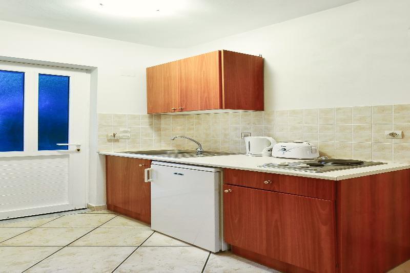 Remezzo Studios & Apartments 阿莫迪 外观 照片